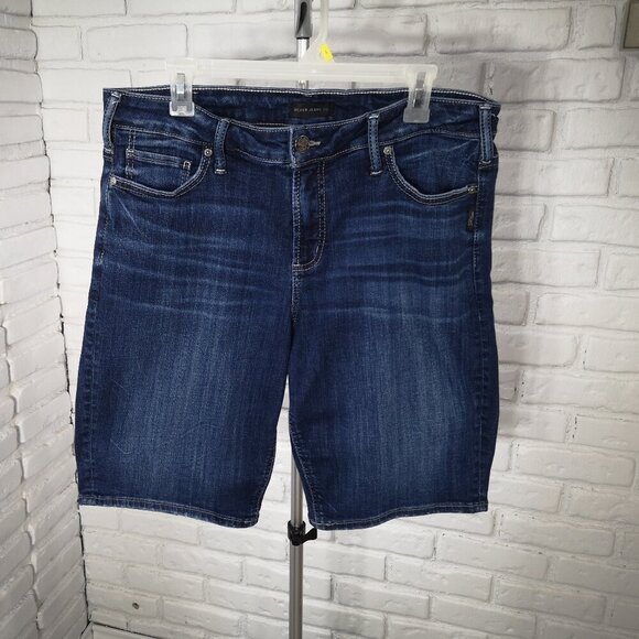 Silver Jean Co. Ladies Size 14/10 Medium Wash Suki Bermuda Jean Shorts - Picture 1 of 13
